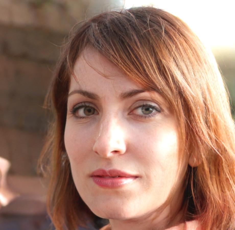 Portraitfoto von Sarah Müller, Grafikdesignerin